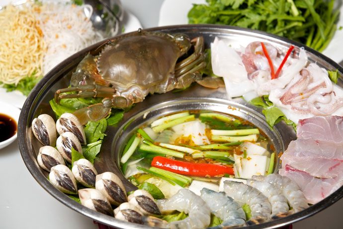 lau cua dong – field crab hot pot