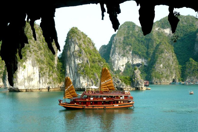 Halong Bay attractions