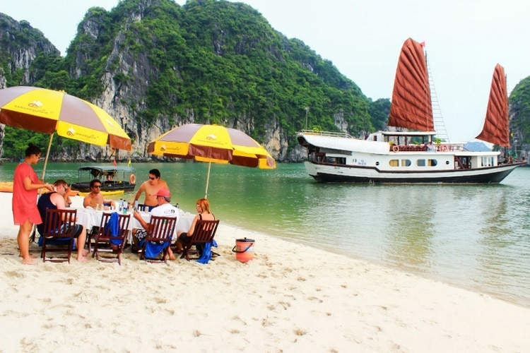 things to do in halong bay - bbq on the beach