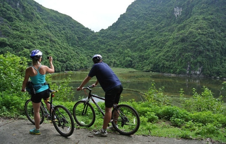 things to do in halong bay - hike on ban sen island