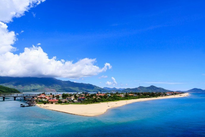 Relax On Beautiful Beaches Of Da Nang