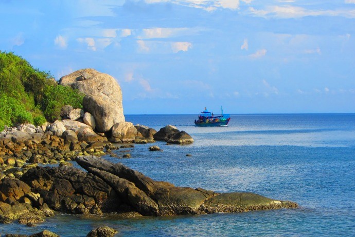 4 islands nearby Nha Trang that have clear water 