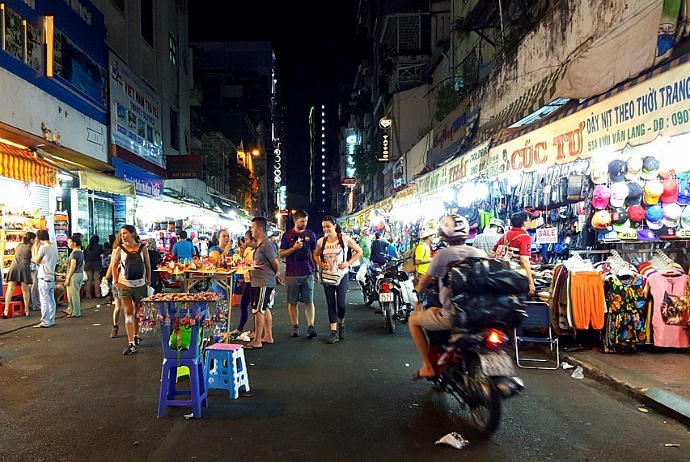 markets-in-saigon