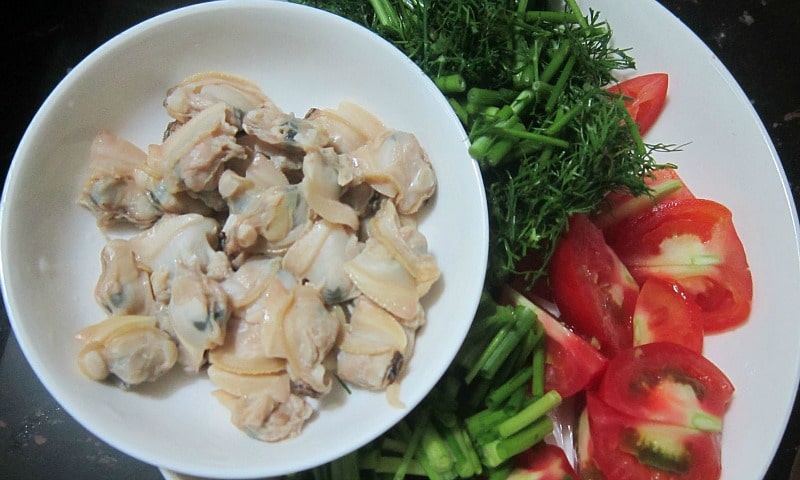 Vietnamese clam porridge