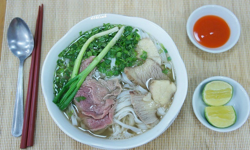 Vietnamese beef noodle soup 