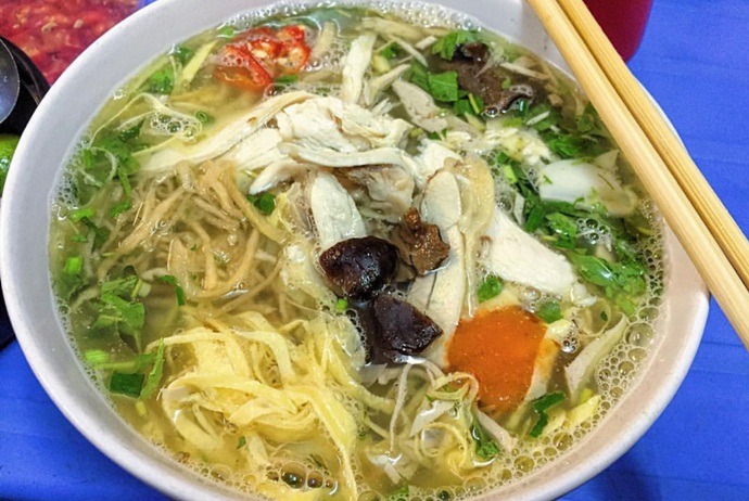 vietnamese combo vermicelli soup - bun thang ha hoi