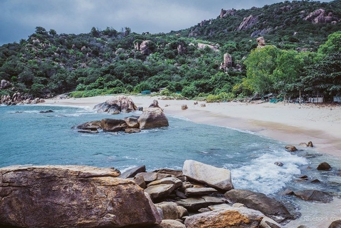 what are attractions in binh lap island - bai ngang beach