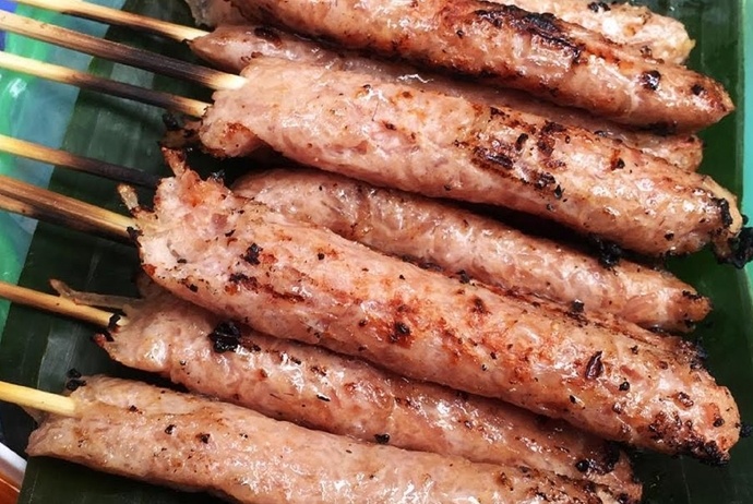 grilled fermented pork roll - nem nuong thanh xuan bac