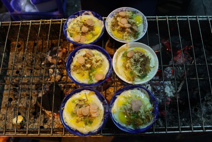 grilled quail eggs at back khoa campus - baomoi