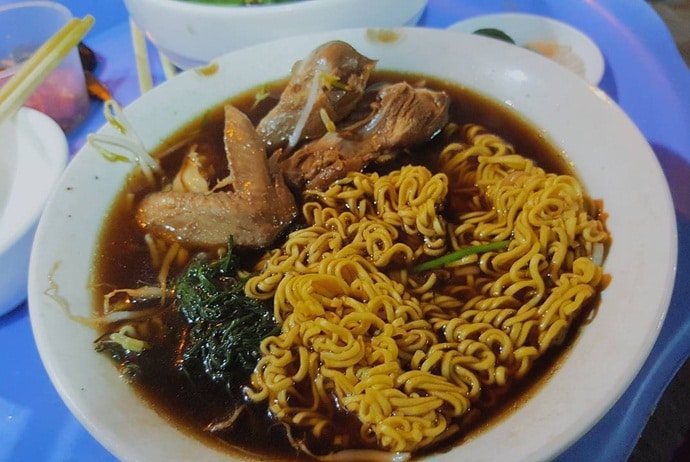 instant noodle with chicken stew with herbs – the introduction - blog.traveloka