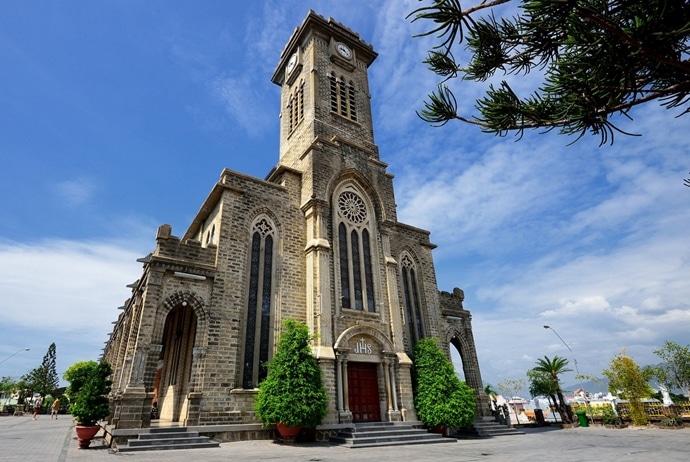 nha trang cathedral vietnam - dulichdaibang