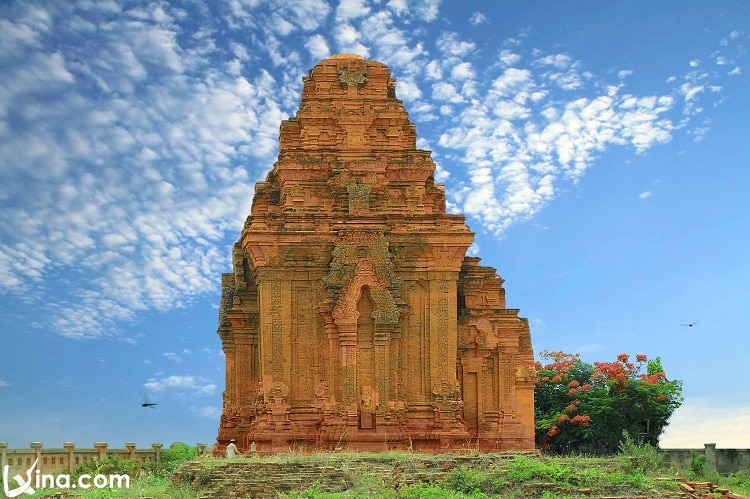 ponagar cham towers