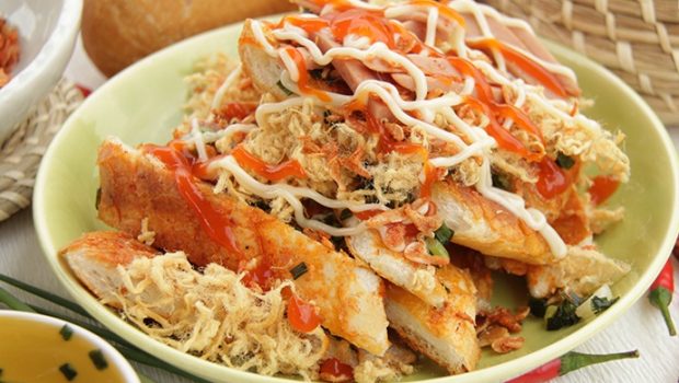vietnamese bread grilled with salt and chilli