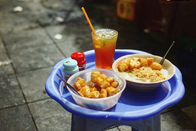 pork rib porridge - chao suon in dong xuan market