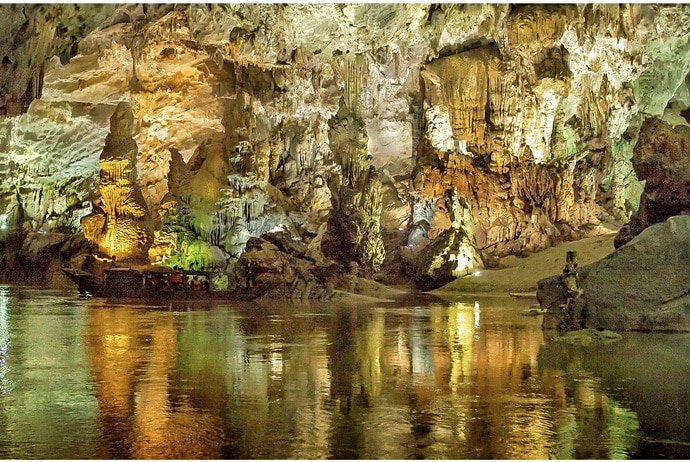 Ho Dong Tien Cave, Vietnam: Breaking Barriers World Travelers