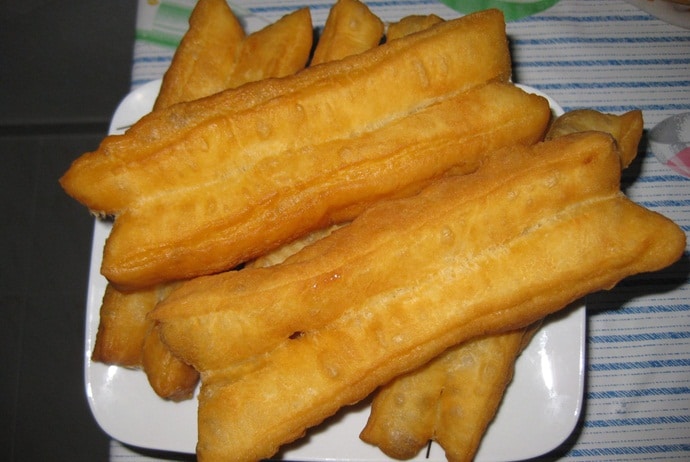 hot finger-shaped soufflé - quay nong on ta quang buu street