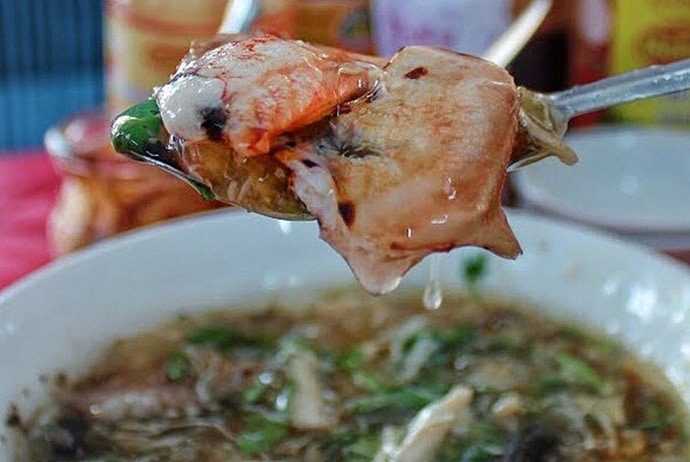 vietnamese crab soup - sup cua on nguyen thong street