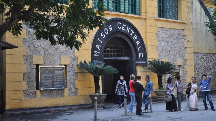 hoa lo prison