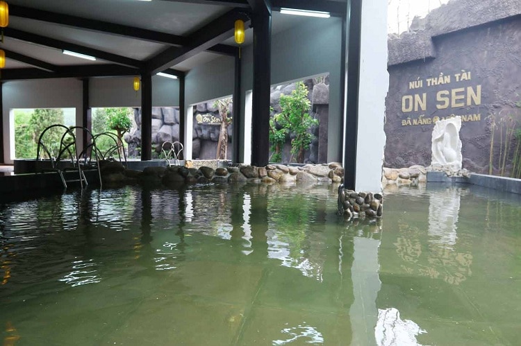 than tai hot springs park - onsen 