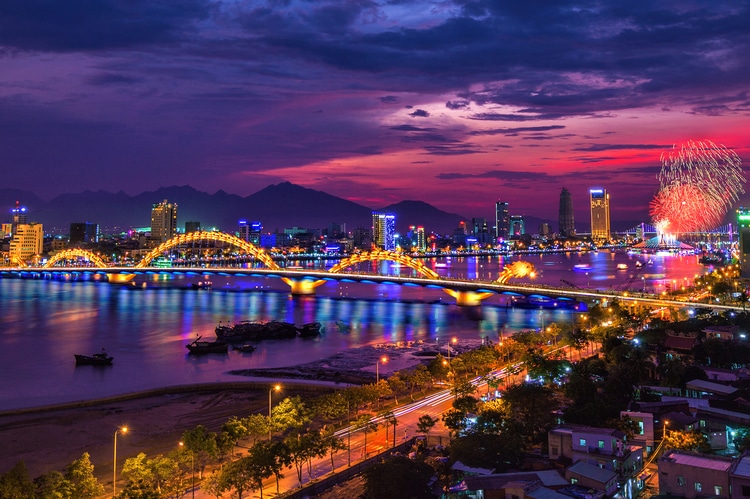 vietnam photos - danang bridges at night