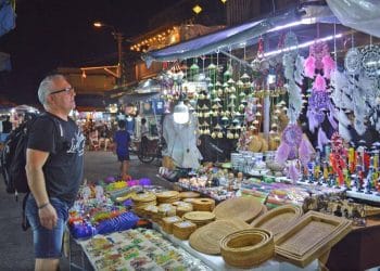 vietnam photos - halong night market