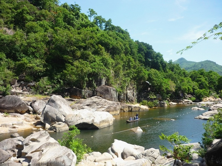 vietnam photos - ham ho tourist spot