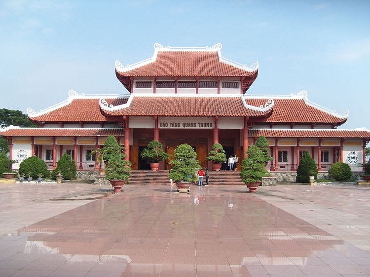 vietnam photos - quang trung museum