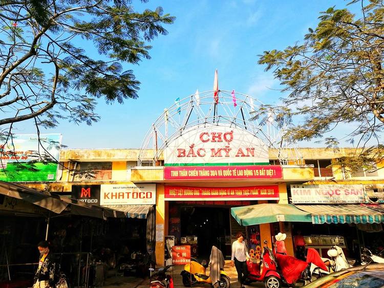 vietnam photos - markets in da nang