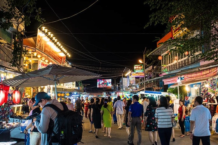 vietnam photos - night markets in phu quoc