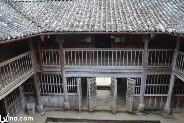 vietnam photos - mansion of vuong family 