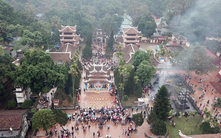 vietnam photos - huong pagoda festival