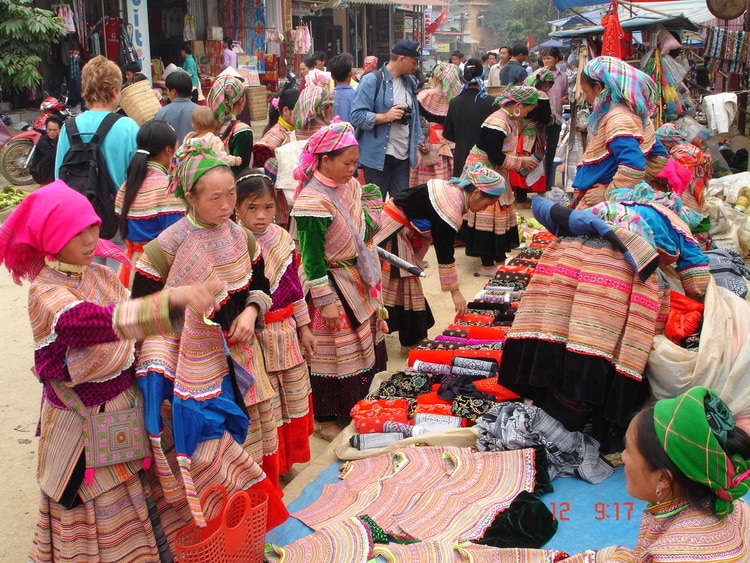 vietnam photos - markets in sapa