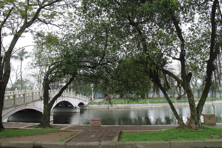 vietnam photos - thong nhat park