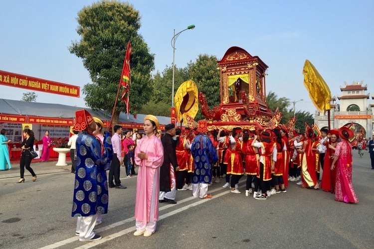 Discover Hai Ba Trung Temple Festival In Hanoi, Vietnam