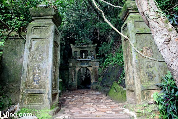 vietnam photos - huyen khong cave photos