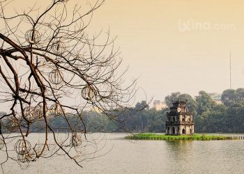 vietnam photos - hoan kiem lake
