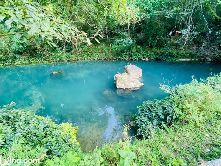 vietnam photos - le nin stream photos