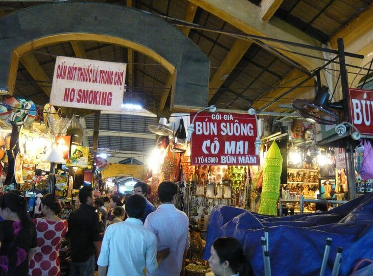 vietnam photos - ho chi minh night market