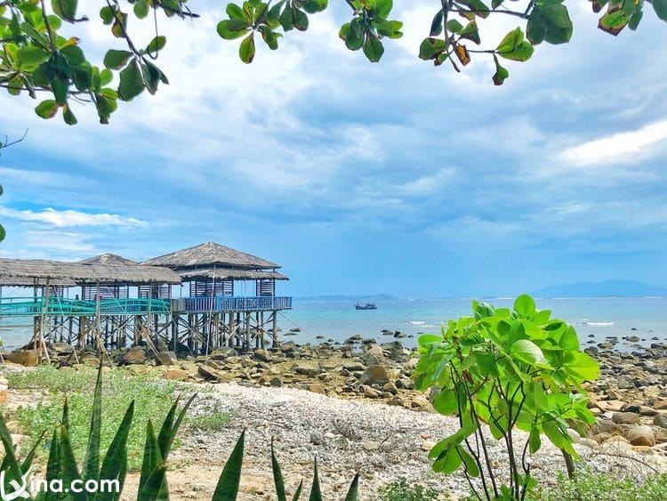 vietnam photos - salanganes island