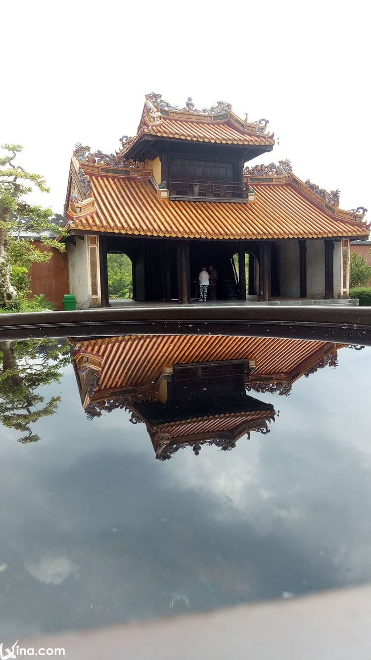 vietnam photos - the complex of hue monuments photos 