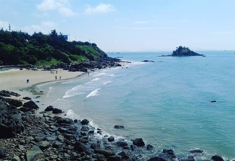 vong nguyet beach in vung tau