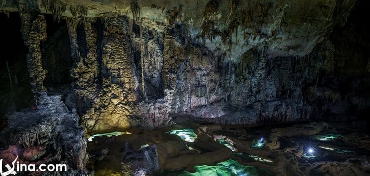 vietnam photos - photos of cave system in quang binh