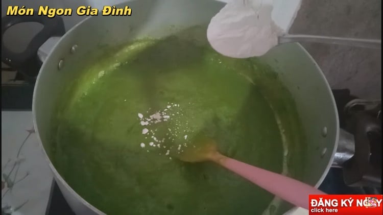 delicious green sticky rice cake recipe