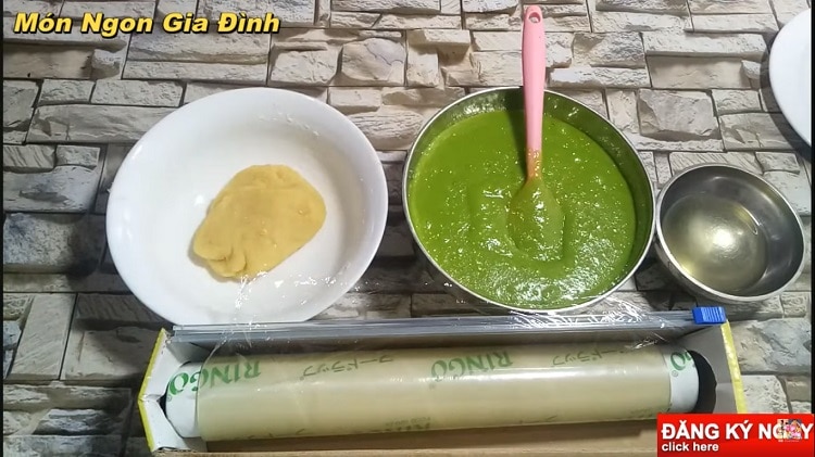 green sticky rice cake 