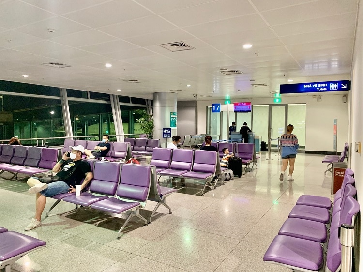 vietnam’s aviation, tourism hammered by covid-19